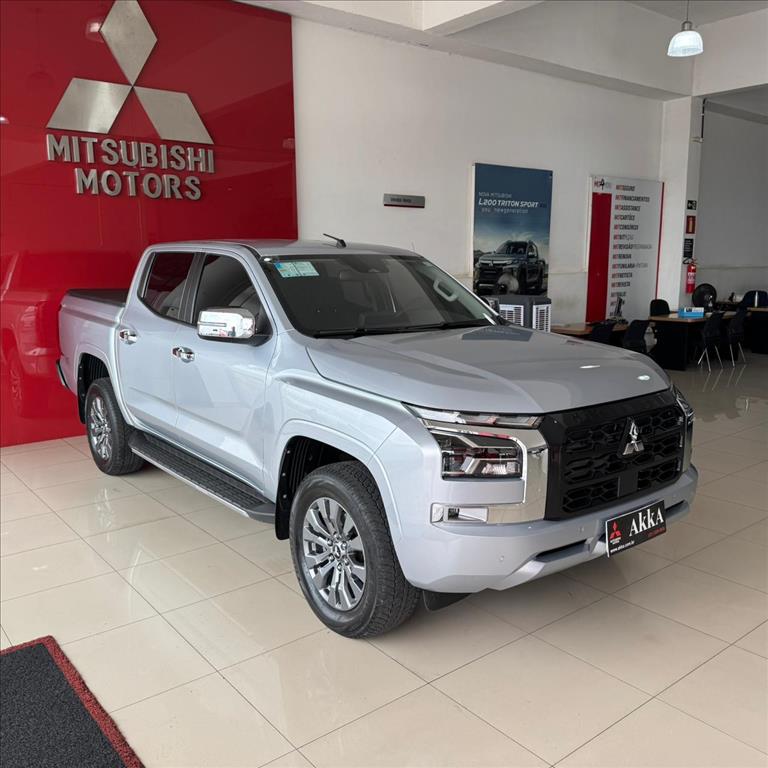 Mitsubishi-TRITON-2.4 BITURBO DIESEL CD HPE-S 4X4 AUTOMÁTICO