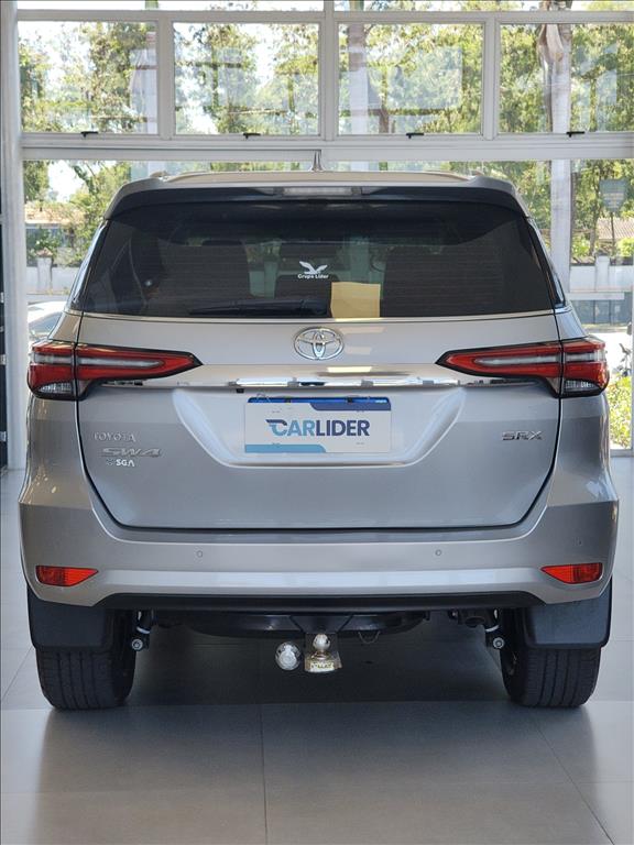 HILUX 2.8 D-4D TURBO DIESEL CD SRX 4X4 AUTOMÁTICO3