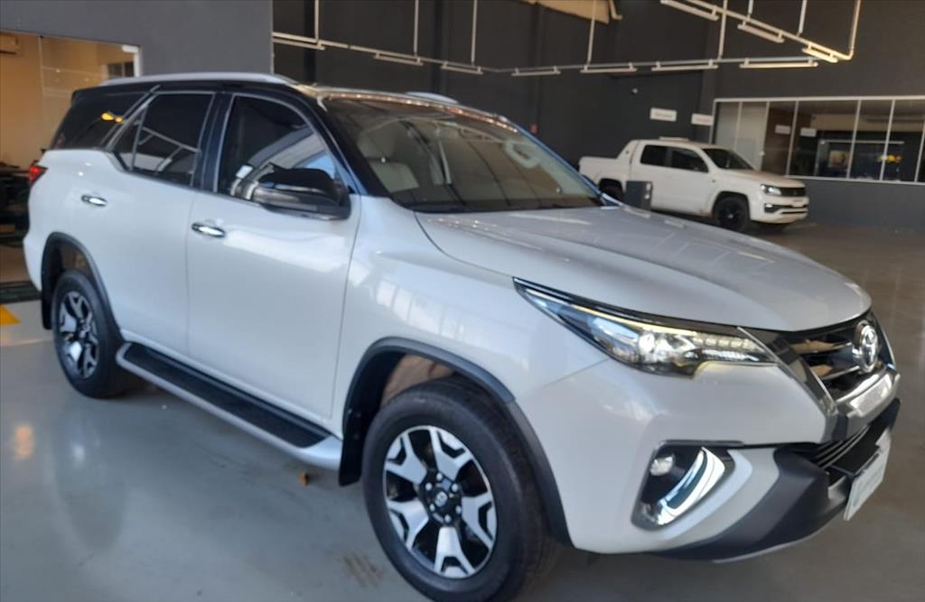 HILUX SW4 2.8 SRX DIAMOND 4X4 7 LUGARES 16V TURBO INTERCOOLER DIESEL 4P AUTOMÁTICO2