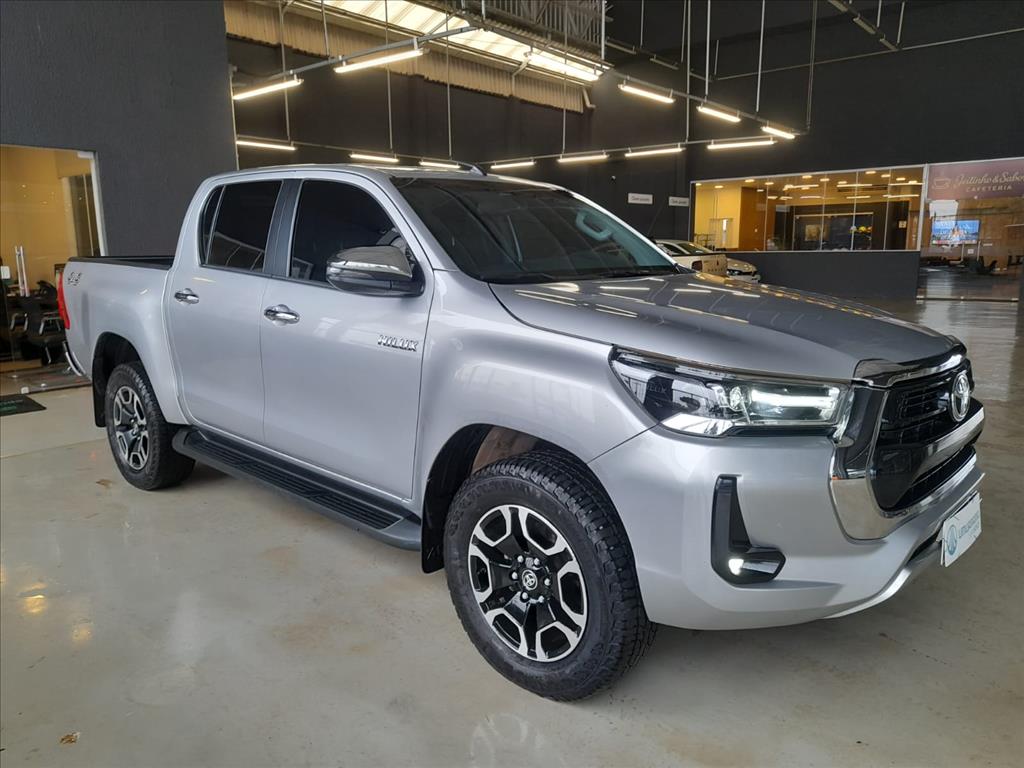 HILUX 2.8 D-4D TURBO DIESEL CD SRV 4X4 AUTOMÁTICO2