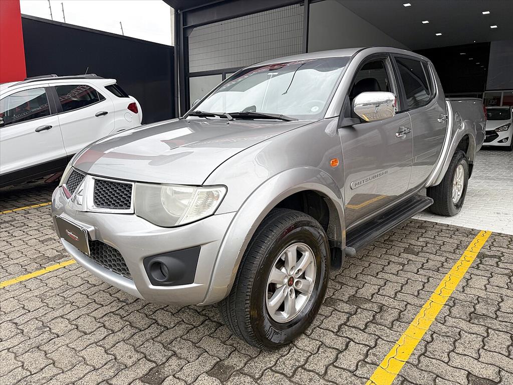 Mitsubishi L200 Triton - 3.2 HPE 4X4 CD 16V TURBO INTERCOOLER DIESEL 4P AUTOMÁTICO