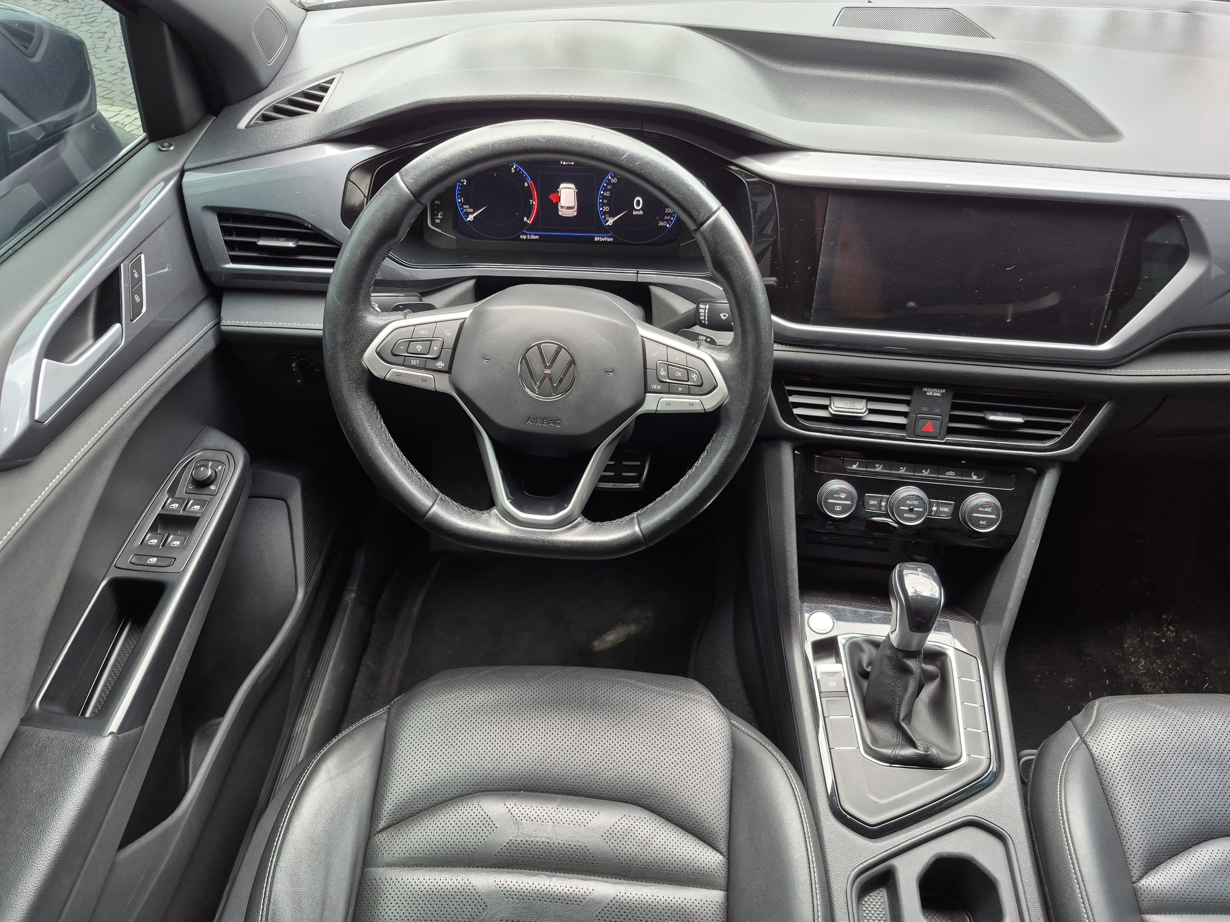 VOLKSWAGEN TAOS