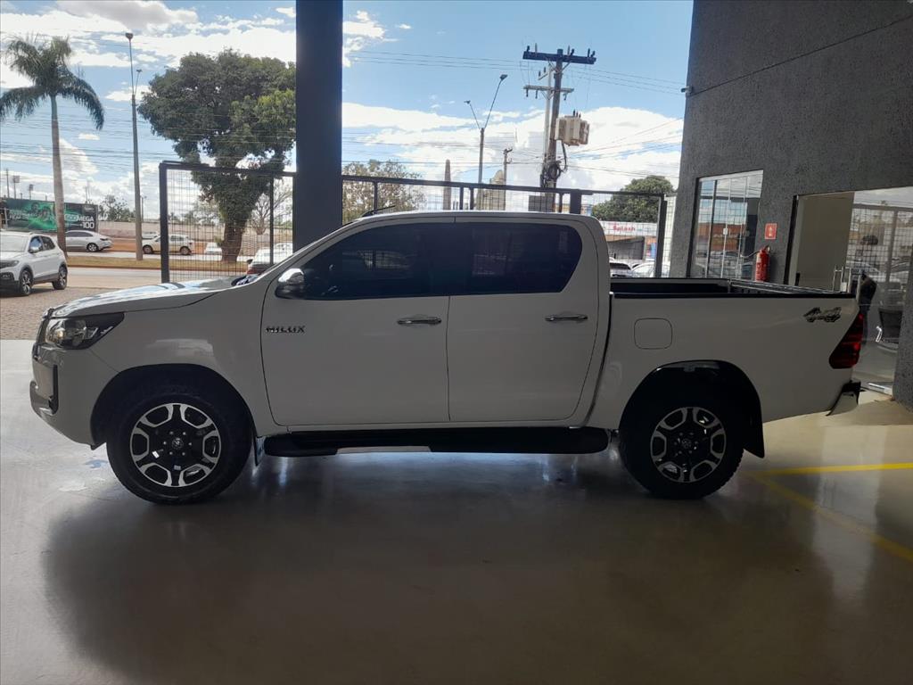 HILUX 2.8 D-4D TURBO DIESEL CD SRV 4X4 AUTOMÁTICO
