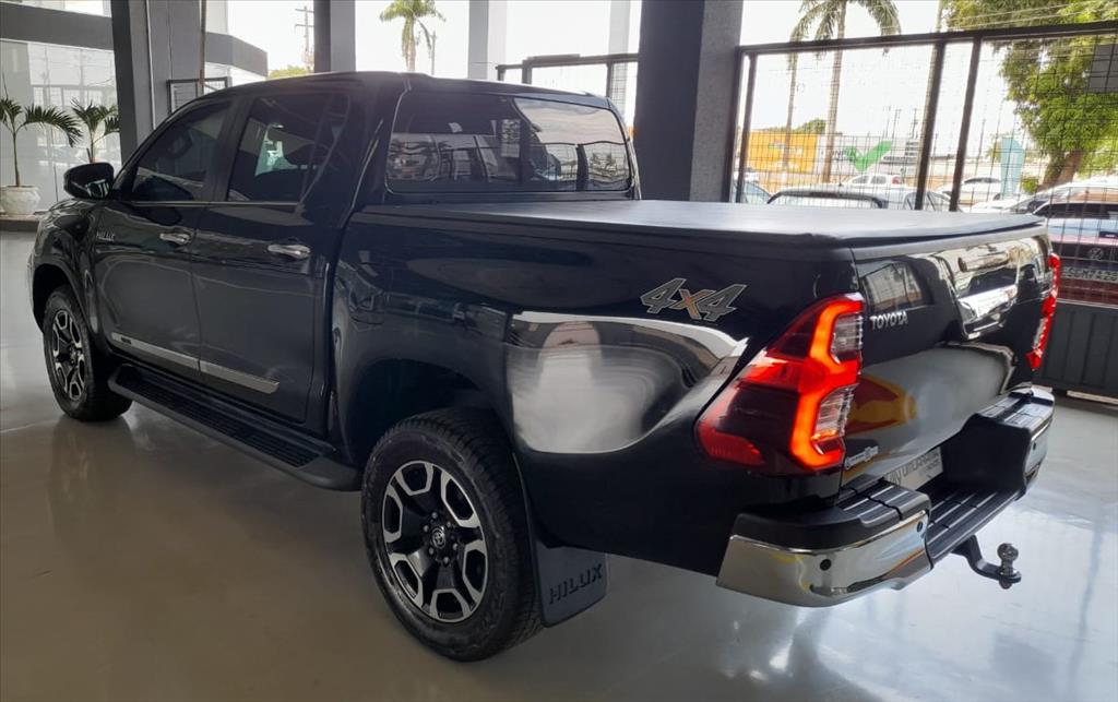 HILUX 2.8 D-4D TURBO DIESEL CD SRX 4X4 AUTOMÁTICO5