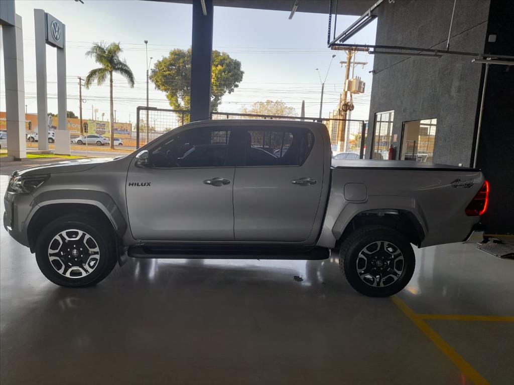 HILUX 2.8 D-4D TURBO DIESEL CD SRX 4X4 AUTOMÁTICO
