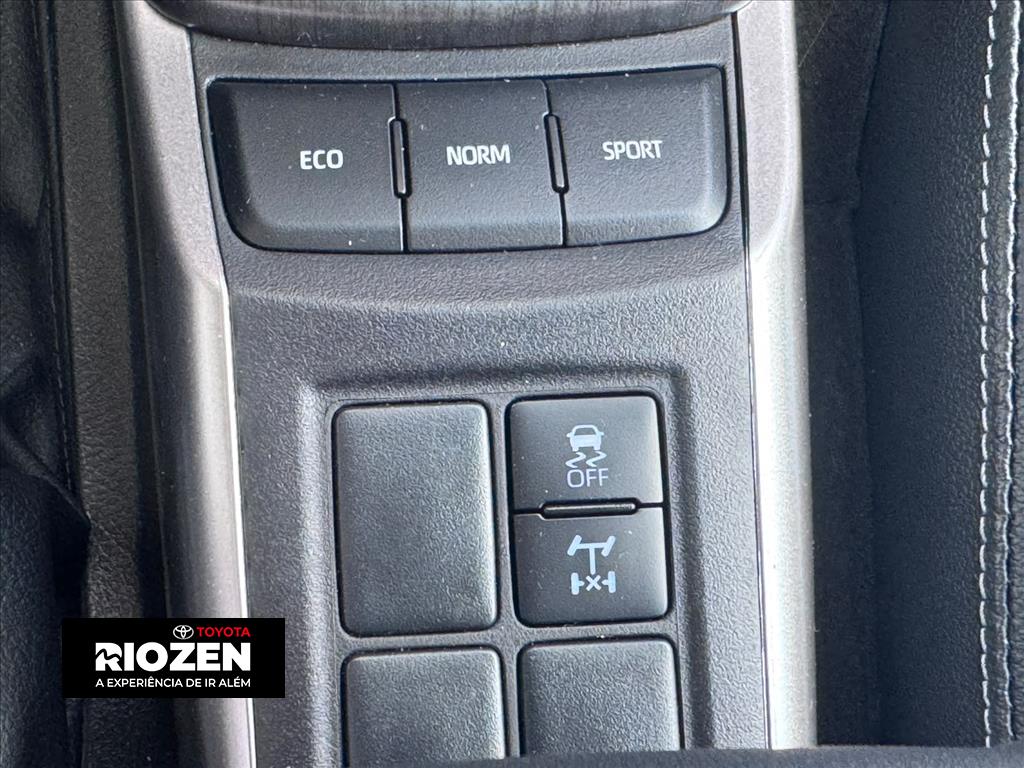 HILUX SW4 2.8 D-4D TURBO DIESEL SRX PLATINUM 7L 4X4 AUTOMÁTICO16