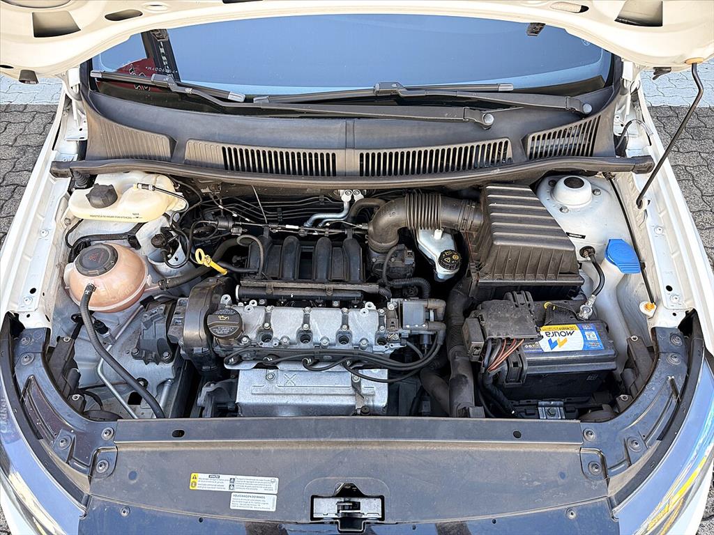 Volkswagen Fox - 1.6 MSI TOTAL FLEX XTREME 4P MANUAL