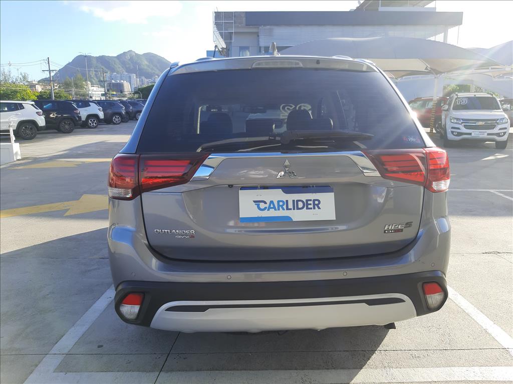 OUTLANDER 2.2 MIVEC DI-D DIESEL HPE-S AWD AUTOMÁTICO OUTLANDER 2.2 MIVEC DI-D DIESEL HPE-S AWD AUTOMÁTICO