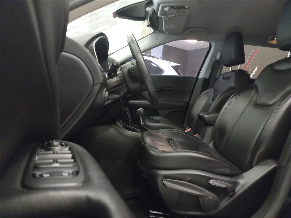 Foto ilustrativa do carro