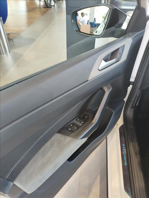 VIRTUS 1.4 250 TSI EXCLUSIVE AUTOMÁTICO11