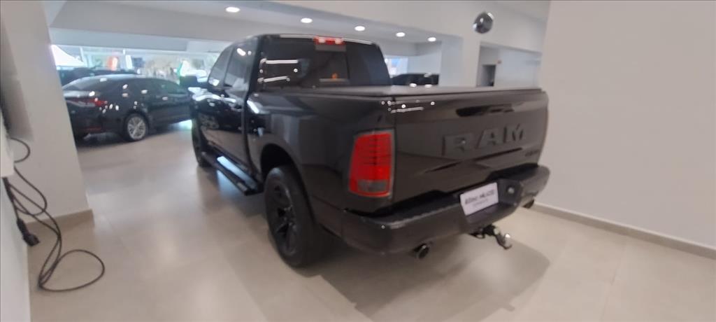 CLASSIC 5.7 V8 GASOLINA LARAMIE CD 4X4 AUTOMÁTICO5
