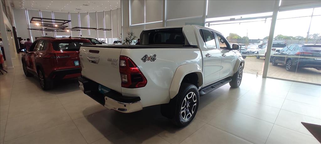 HILUX 2.8 D-4D TURBO DIESEL CD SRX 4X4 AUTOMÁTICO9