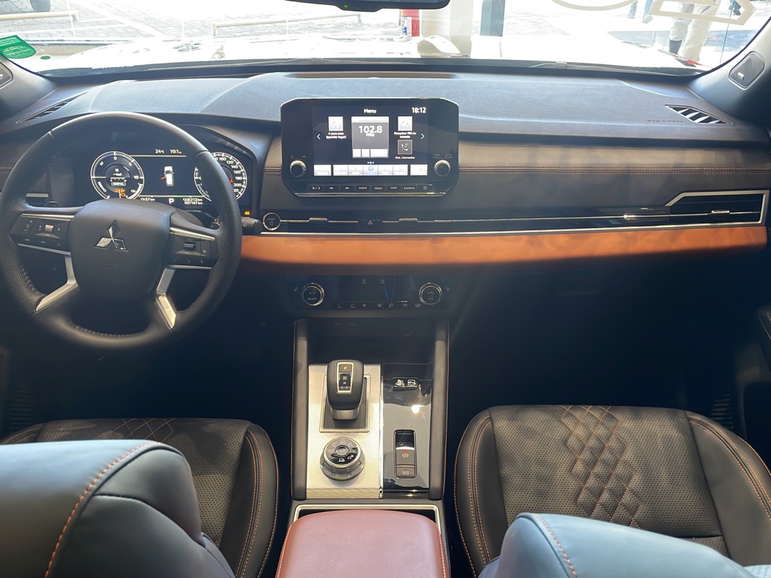 OUTLANDER 2.4 PHEV SIGNATURE S-AWC DHT7