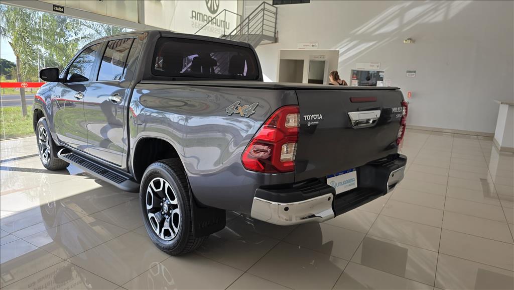 HILUX 2.8 D-4D TURBO DIESEL CD SRX 4X4 AUTOMÁTICO5