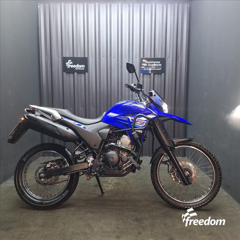 Moto YAMAHA do modelo XTZ 250 LANDER 2022/2022
