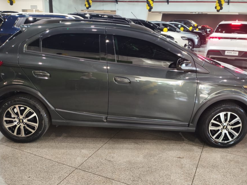 ONIX 1.4 MPFI ACTIV 8V FLEX 4P AUTOMÁTICO3