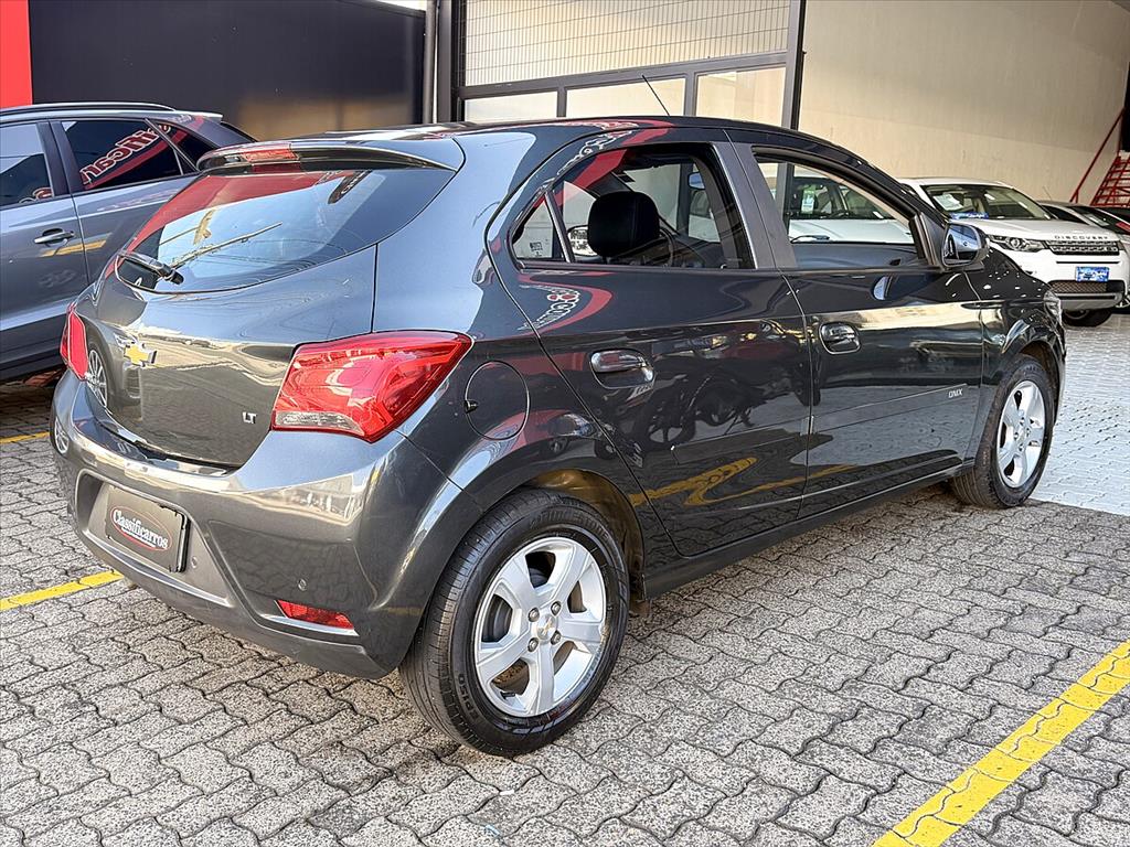Chevrolet Onix - 1.4 MPFI LT 8V FLEX 4P AUTOMÁTICO