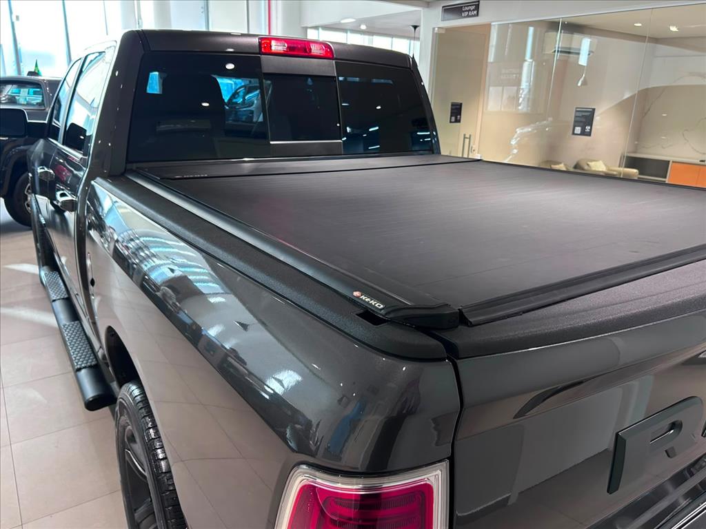 CLASSIC 5.7 V8 GASOLINA LARAMIE NIGHT EDITION CD 4X4 AUTOMÁTICO1