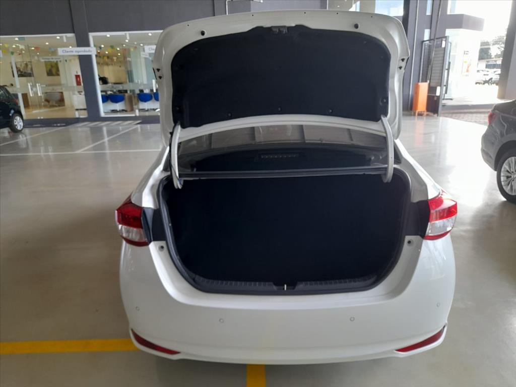 YARIS 1.5 16V FLEX SEDAN XL PLUS TECH MULTIDRIVE