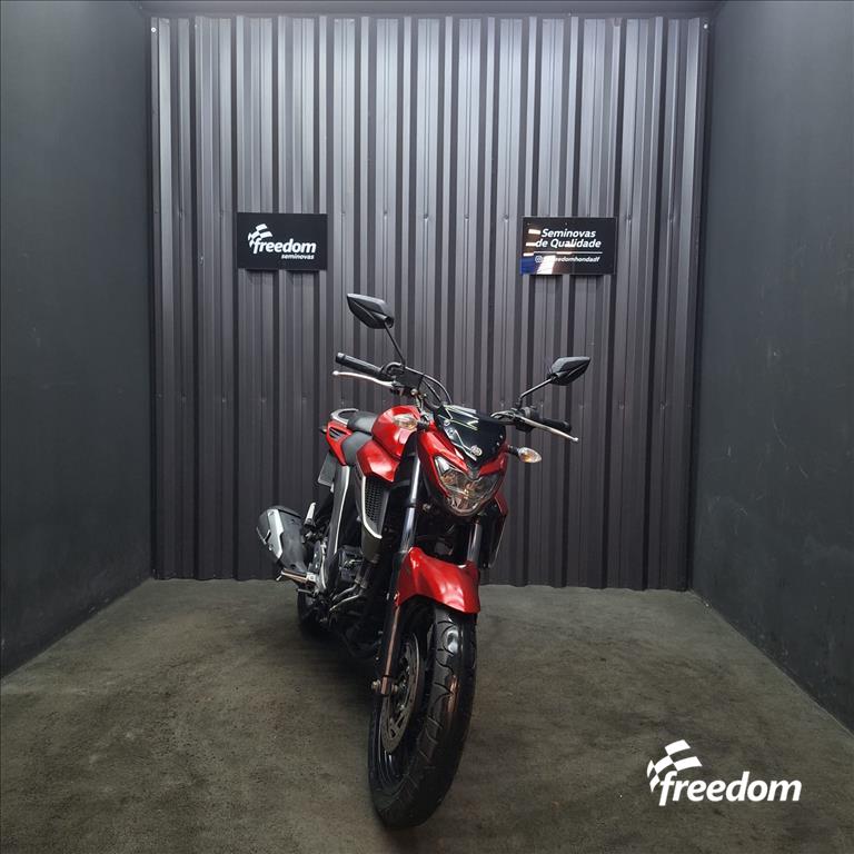 Moto YAMAHA do modelo FAZER FZ25 ABS 2020/2020
