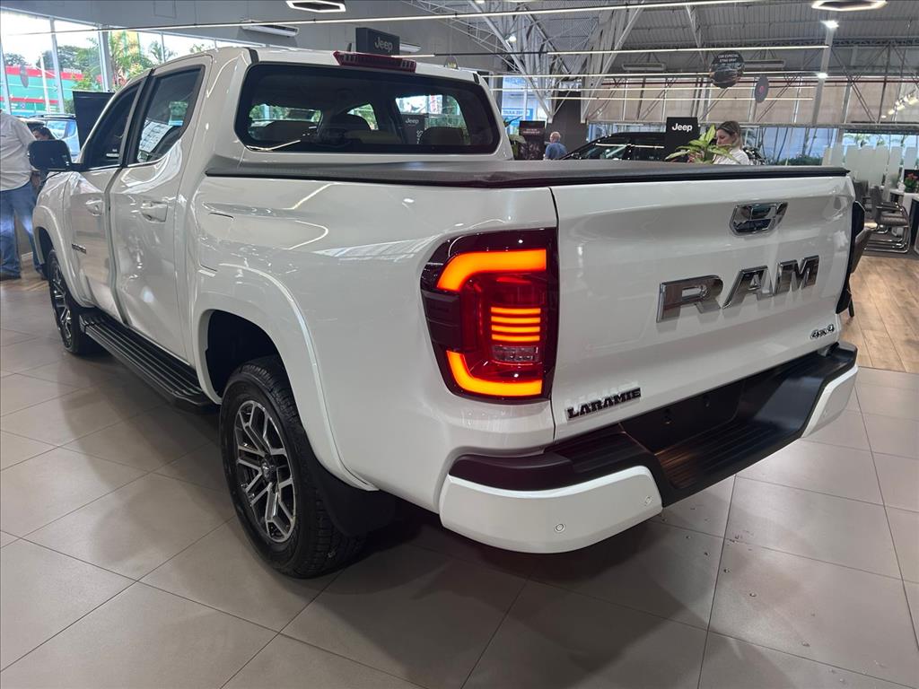 DAKOTA 2.2 TURBO DIESEL LARAMIE 4X4 AUTOMÁTICO4