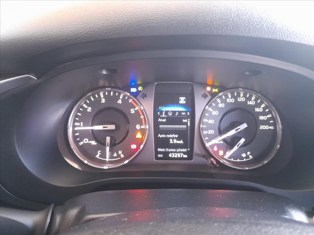 HILUX 2.8 D-4D TURBO DIESEL CD SRX 4X4 AUTOMÁTICO9