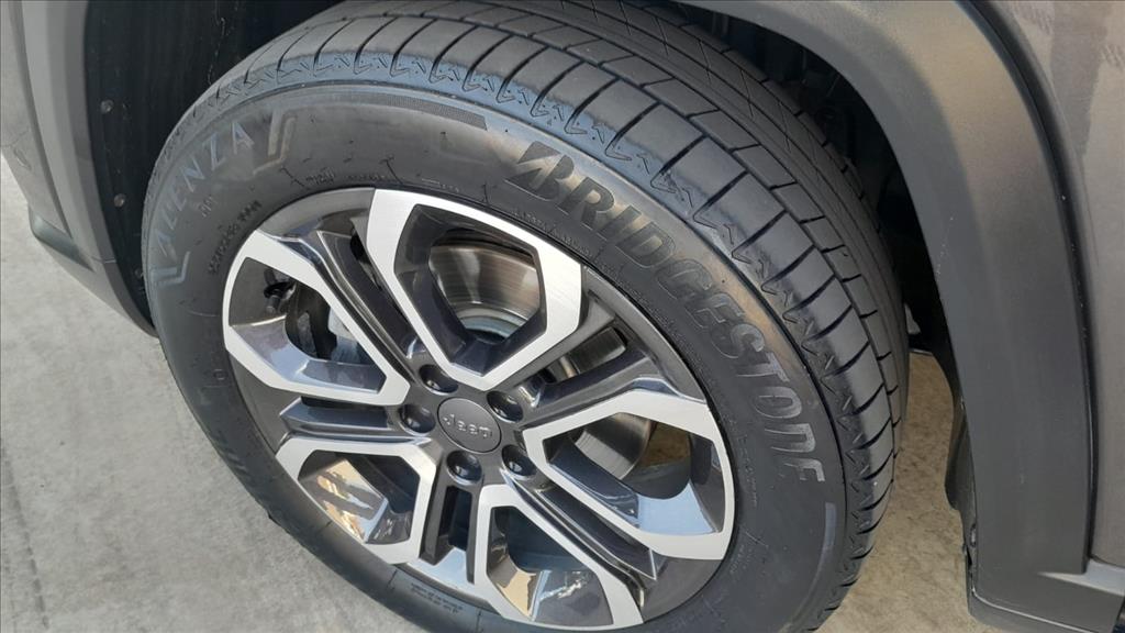 COMMANDER 1.3 T270 TURBO FLEX LIMITED AT6 COMMANDER 1.3 T270 TURBO FLEX LIMITED AT6