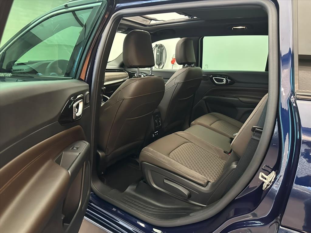 COMMANDER 2.2 TURBO DIESEL OVERLAND AT911