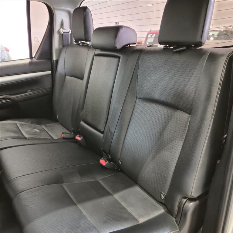HILUX 2.8 D-4D TURBO DIESEL CD SRX 4X4 AUTOMÁTICO13