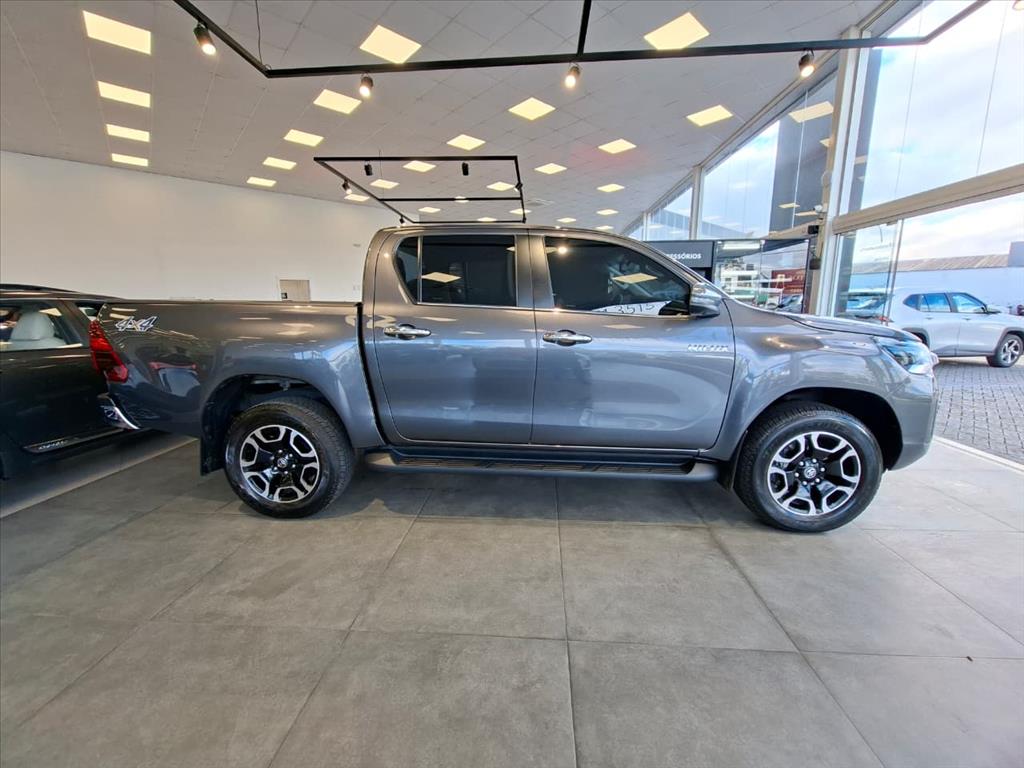HILUX 2.8 D-4D TURBO DIESEL CD SRX 4X4 AUTOMÁTICO3