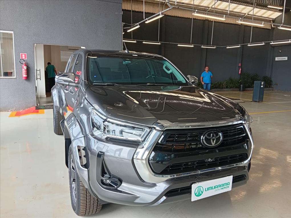 HILUX 2.8 D-4D TURBO DIESEL CD SRX 4X4 AUTOMÁTICO2