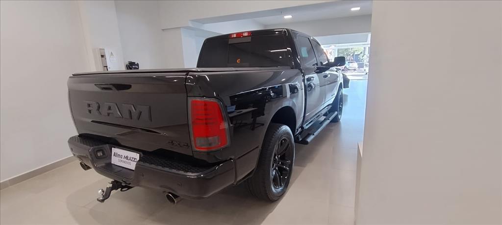 CLASSIC 5.7 V8 GASOLINA LARAMIE CD 4X4 AUTOMÁTICO1