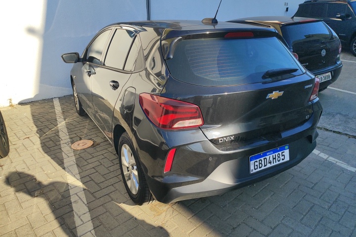 ONIX 1.0 TURBO FLEX LT AUTOMÁTICO4