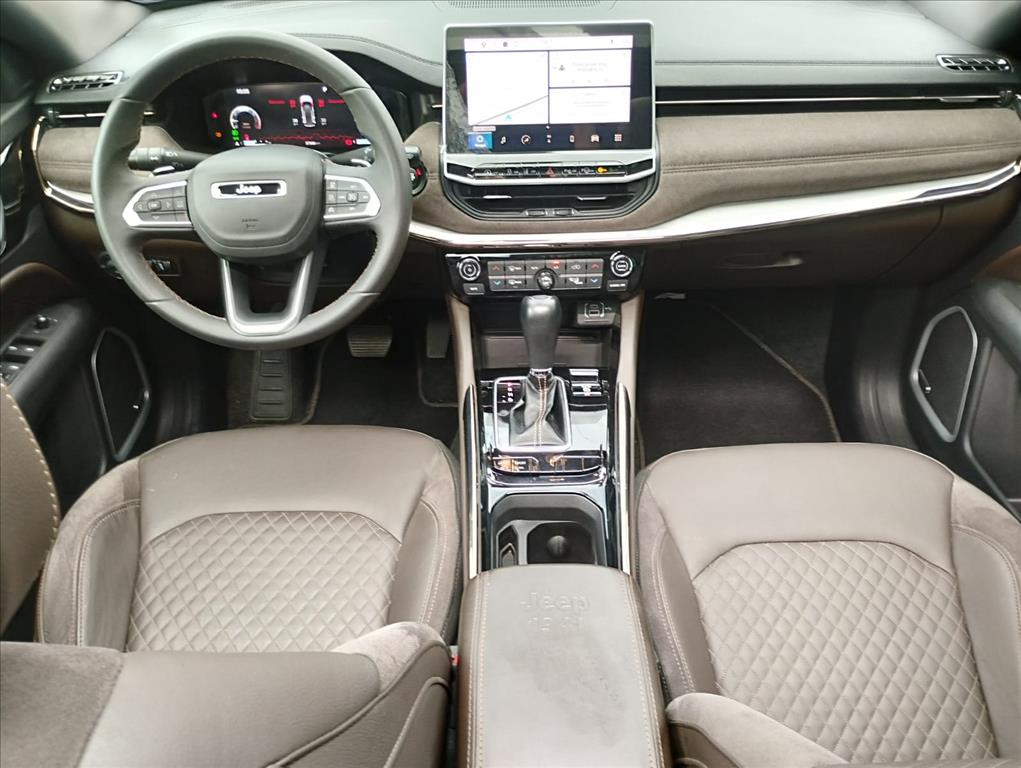 COMMANDER 1.3 T270 TURBO FLEX OVERLAND AT68