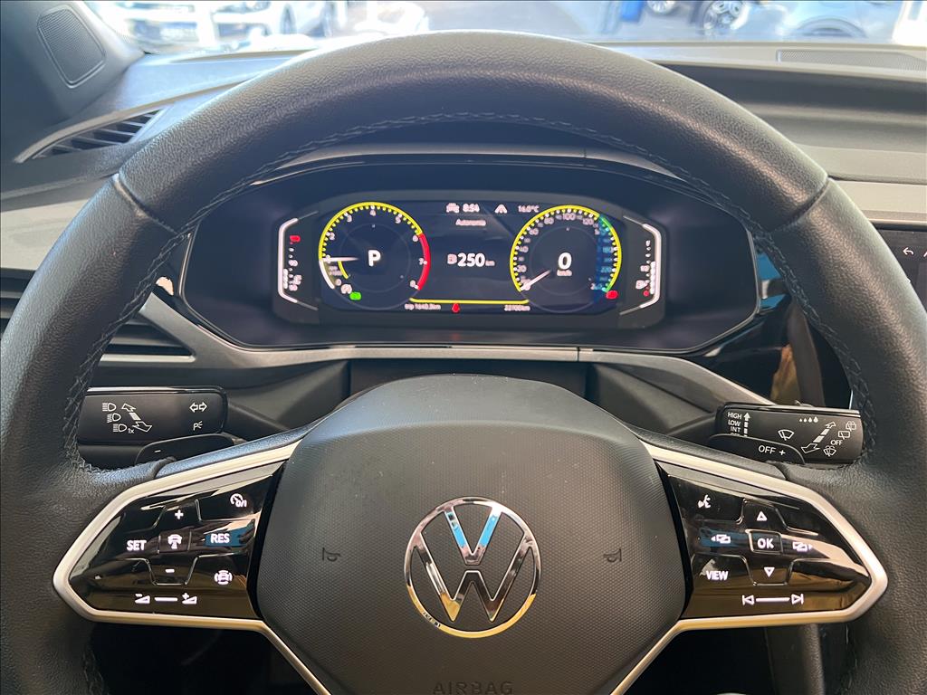 TAOS 1.4 250 TSI TOTAL FLEX HIGHLINE AUTOMÁTICO9