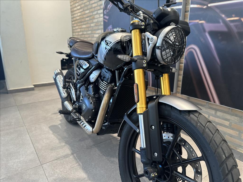 TRIUMPH-SCRAMBLER-400 X