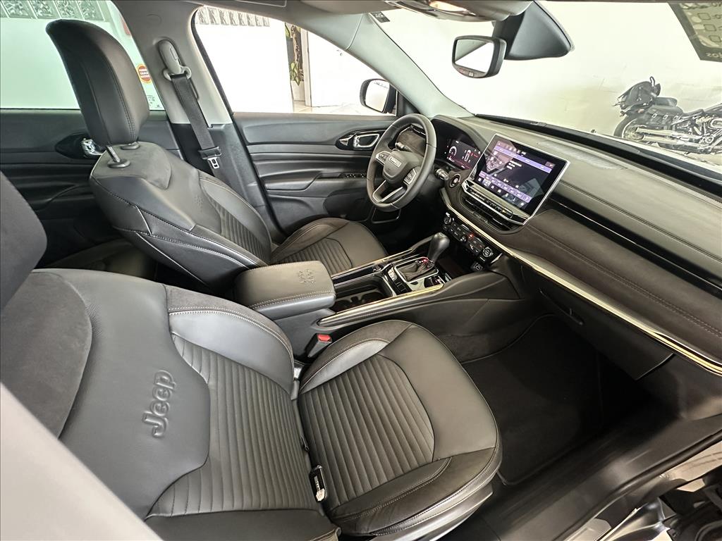 COMMANDER 1.3 T270 TURBO FLEX LIMITED AT64