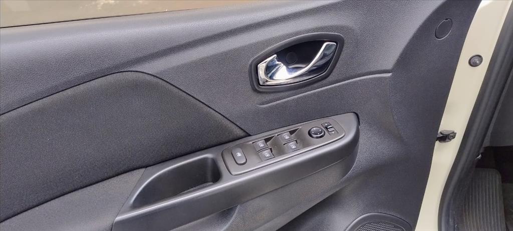 CAPTUR 1.6 16V SCE FLEX LIFE X-TRONIC CAPTUR 1.6 16V SCE FLEX LIFE X-TRONIC