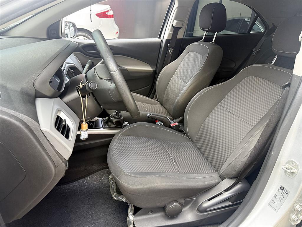 Chevrolet Onix - 1.0 MPFI LT 8V FLEX 4P MANUAL