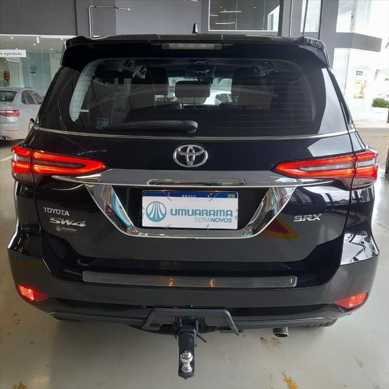 HILUX SW4 2.8 D-4D TURBO DIESEL SRX 7L 4X4 AUTOMÁTICO3