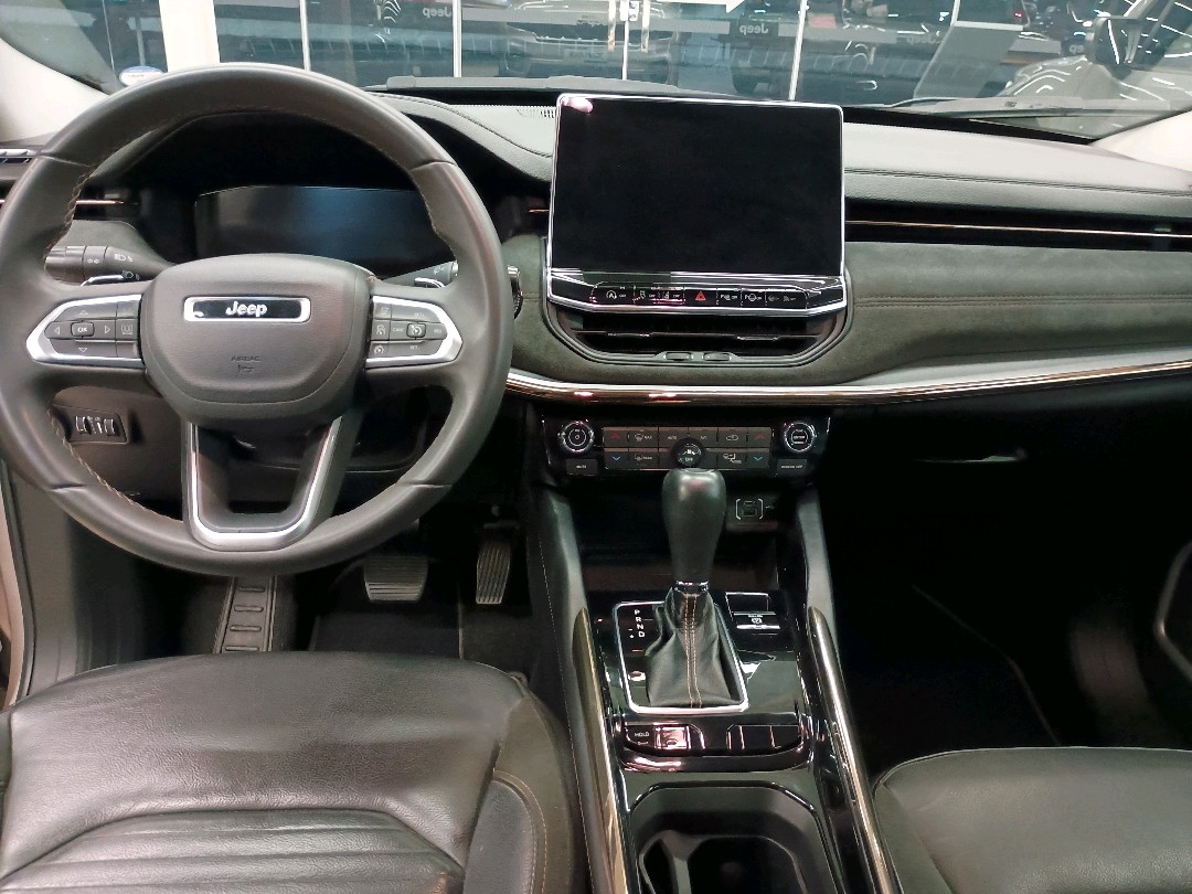COMMANDER 1.3 T270 TURBO FLEX LIMITED AT68