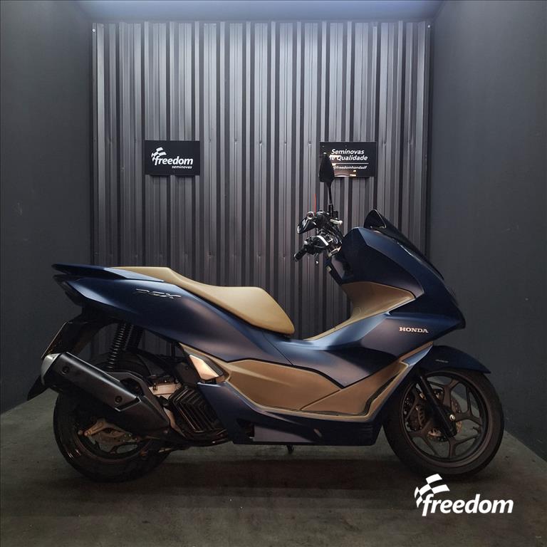 Moto HONDA do modelo PCX 160 DLX 2024/2024