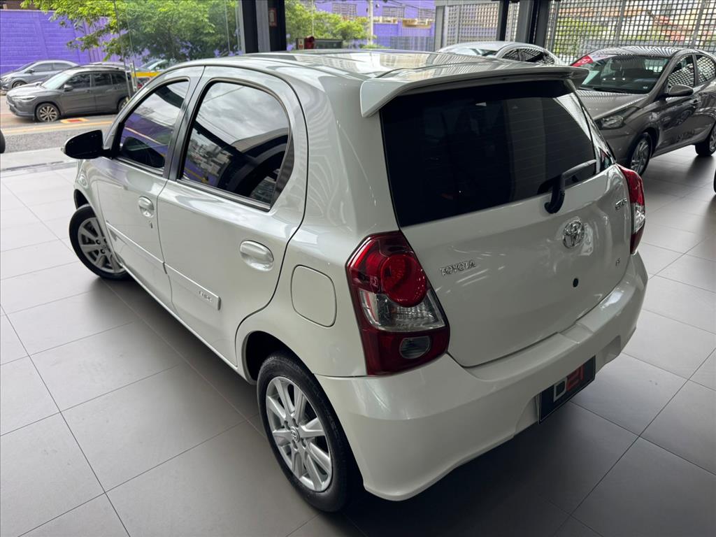 Toyota-ETIOS-1.5 X PLUS 16V FLEX 4P AUTOMÁTICO