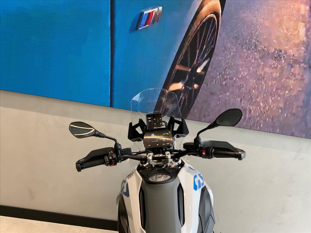 BMW Motorrad-R-1300 GS PLUS