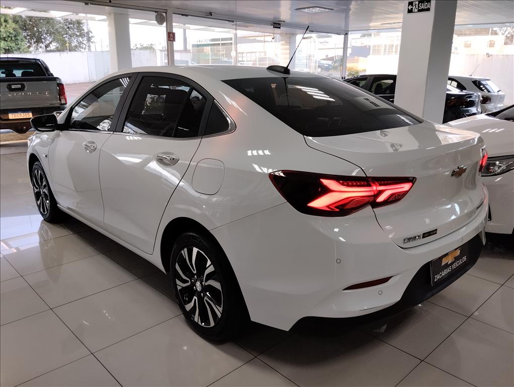ONIX PLUS 1.0 TURBO FLEX PREMIER AUTOMÁTICO5