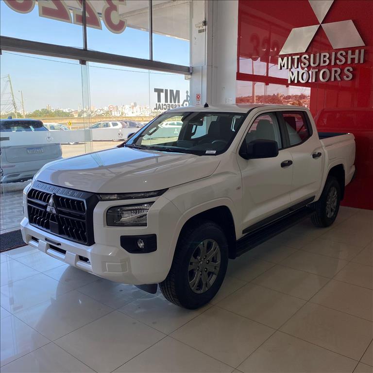 Mitsubishi-TRITON-2.4 BITURBO DIESEL CD GLS 4X4 AUTOMÁTICO