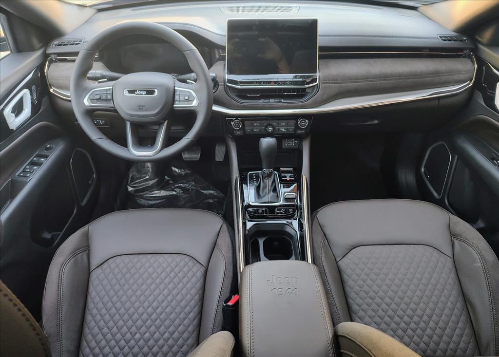 COMMANDER 2.2 TURBO DIESEL OVERLAND AT9