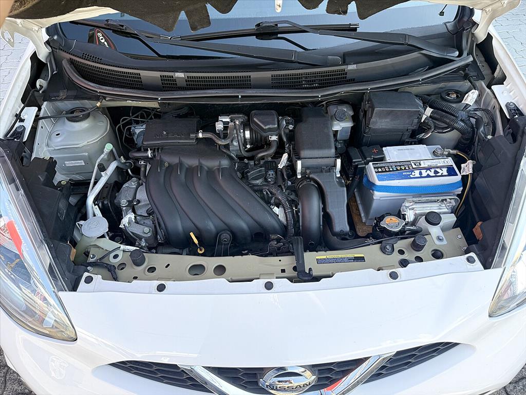 Nissan March - 1.6 SV 16V FLEXSTART 4P XTRONIC