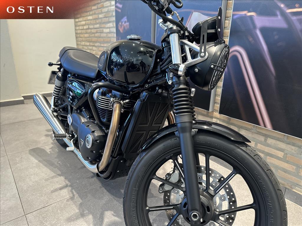 TRIUMPH-SPEED-TWIN 900