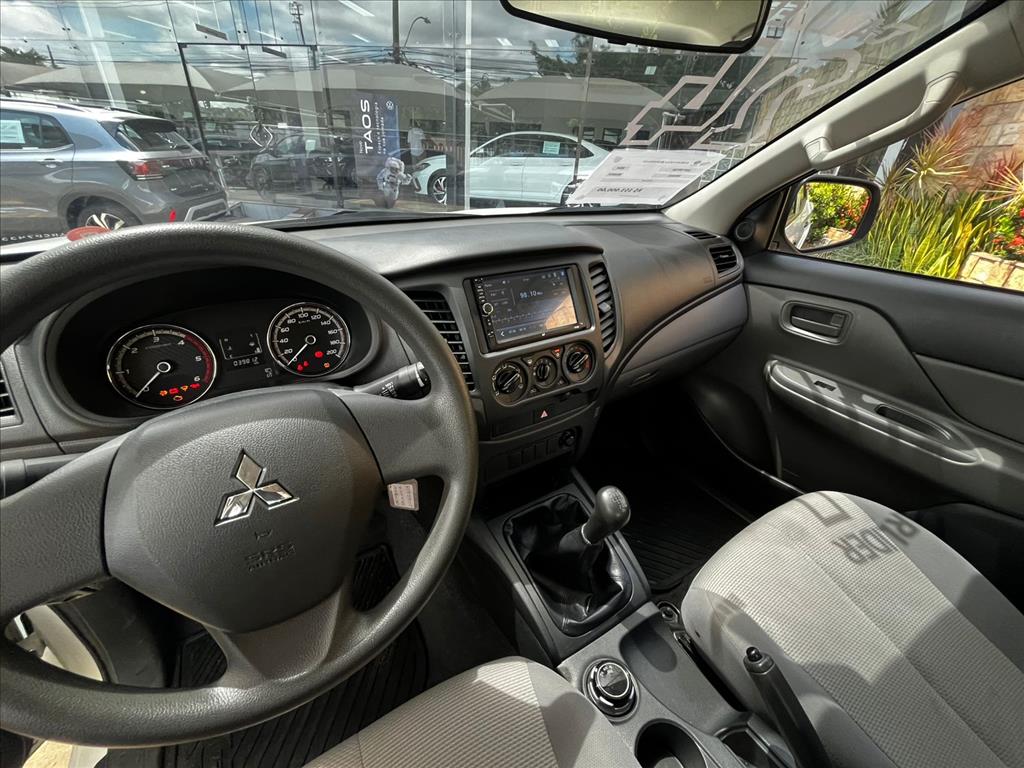 L200 TRITON 2.4 16V TURBO DIESEL GL CD 4X4 MANUAL2